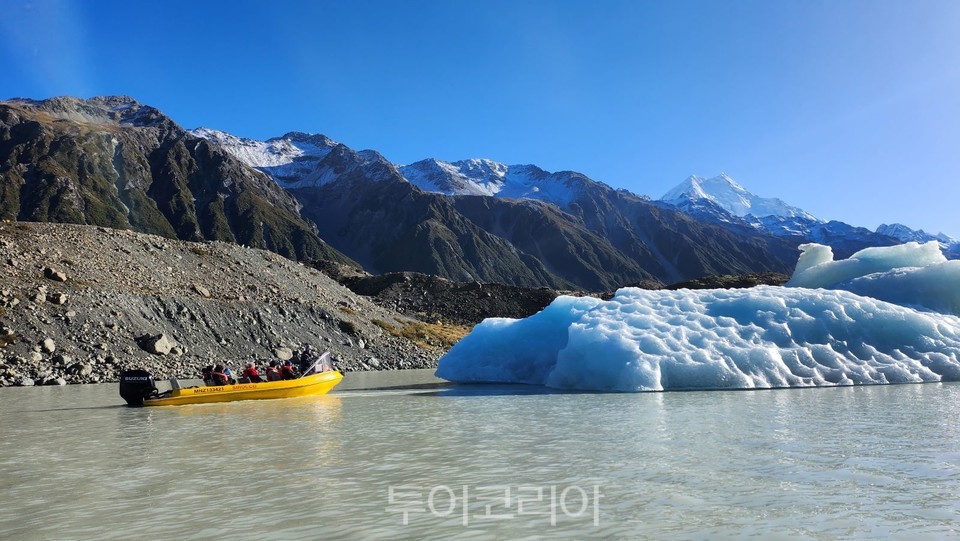 마운트쿡 빙하 보트 투어(Glacier Explorers)
