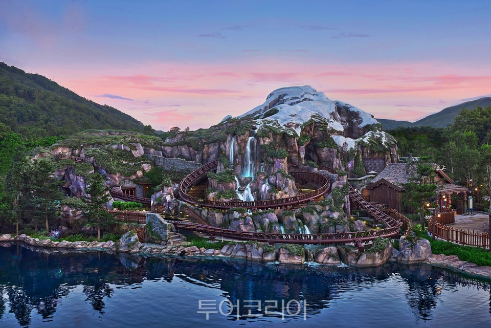 겨울왕국 테마 랜드 “겨울왕국 세상” 이 오는 11월 20일 홍콩 디즈니랜드서 개장한다.