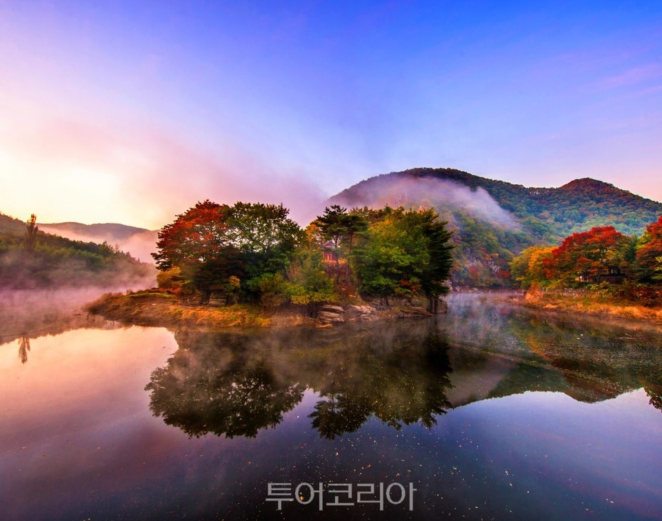 울산 반구대 암각화/사진-한국관광공사