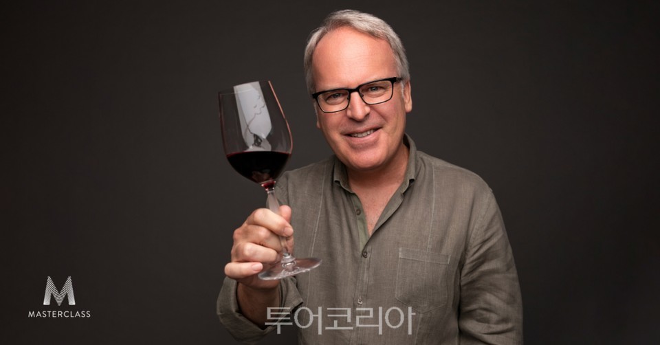 포브스가 세계에서 가장 영향력 있는 와인 평론가로 선정한 제임스 서클링(James Suckling)