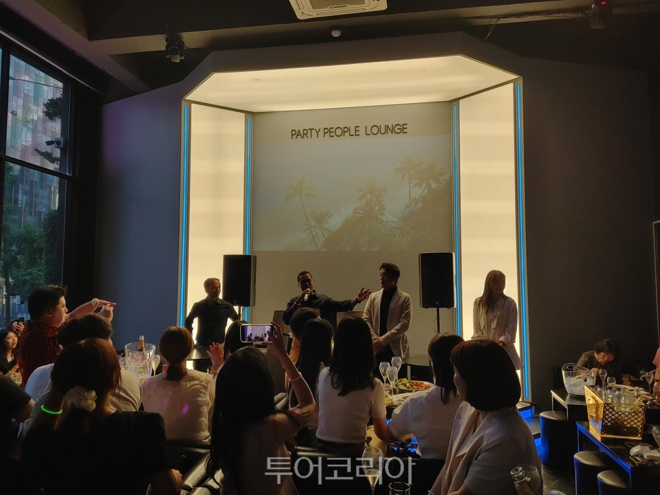 20일 한국 청담동에서 열린 몰디브 코쿤 컬렉션 디너로드쇼 파티