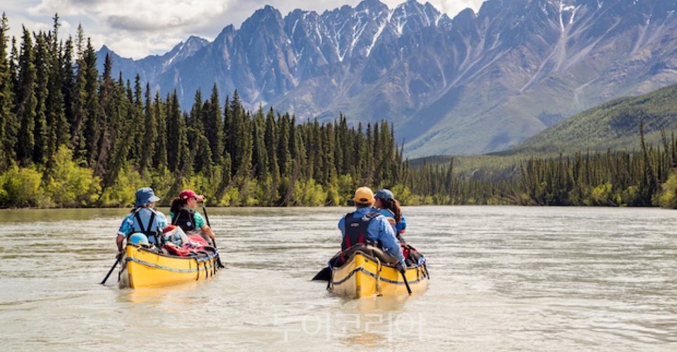 Canoing in the Northwest Territories ⓒNorthwest Territories Tourism