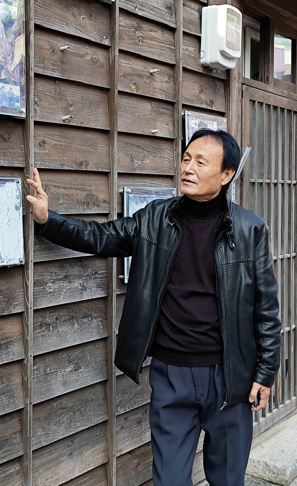 구룡포 일본인가옥거리를 돌아 보는 문신구 감독